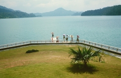 sun_moon_lake.jpg