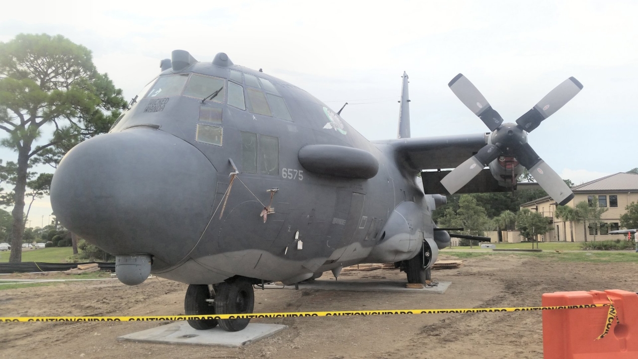 AC130H 69 6575 LM4349 b.jpg