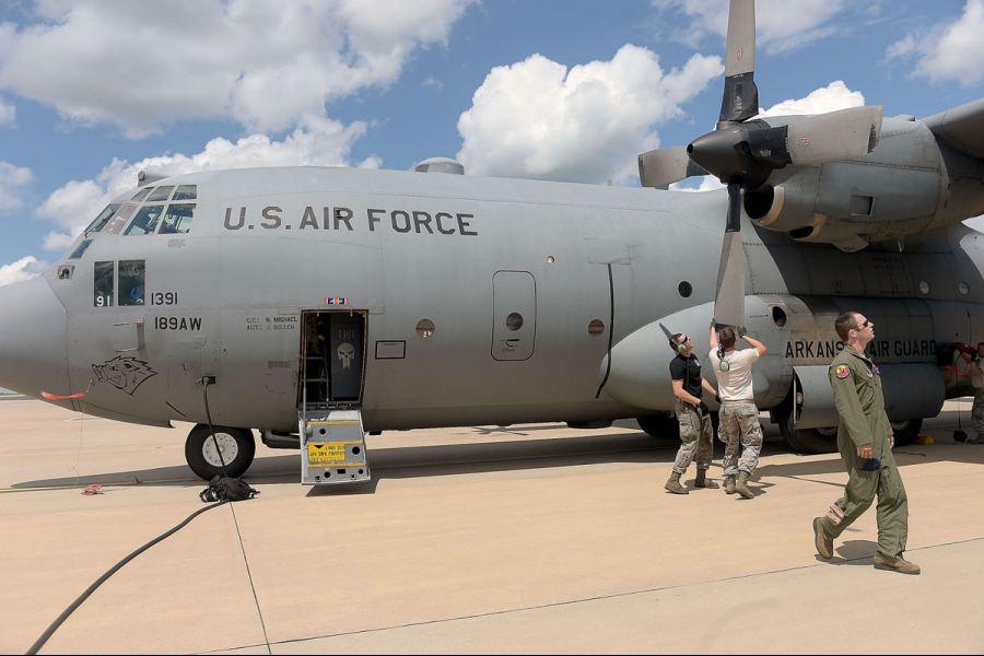 Retirees pay final respect to aircraft 1391 > 139th Airlift Wing > Article  Display