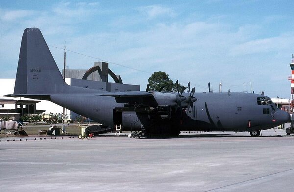 623 with 4 blade props.jpg