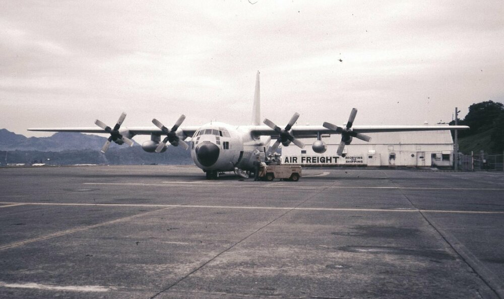 1990-10-14 , 73-1597, NAS Cubi Pt..JPG